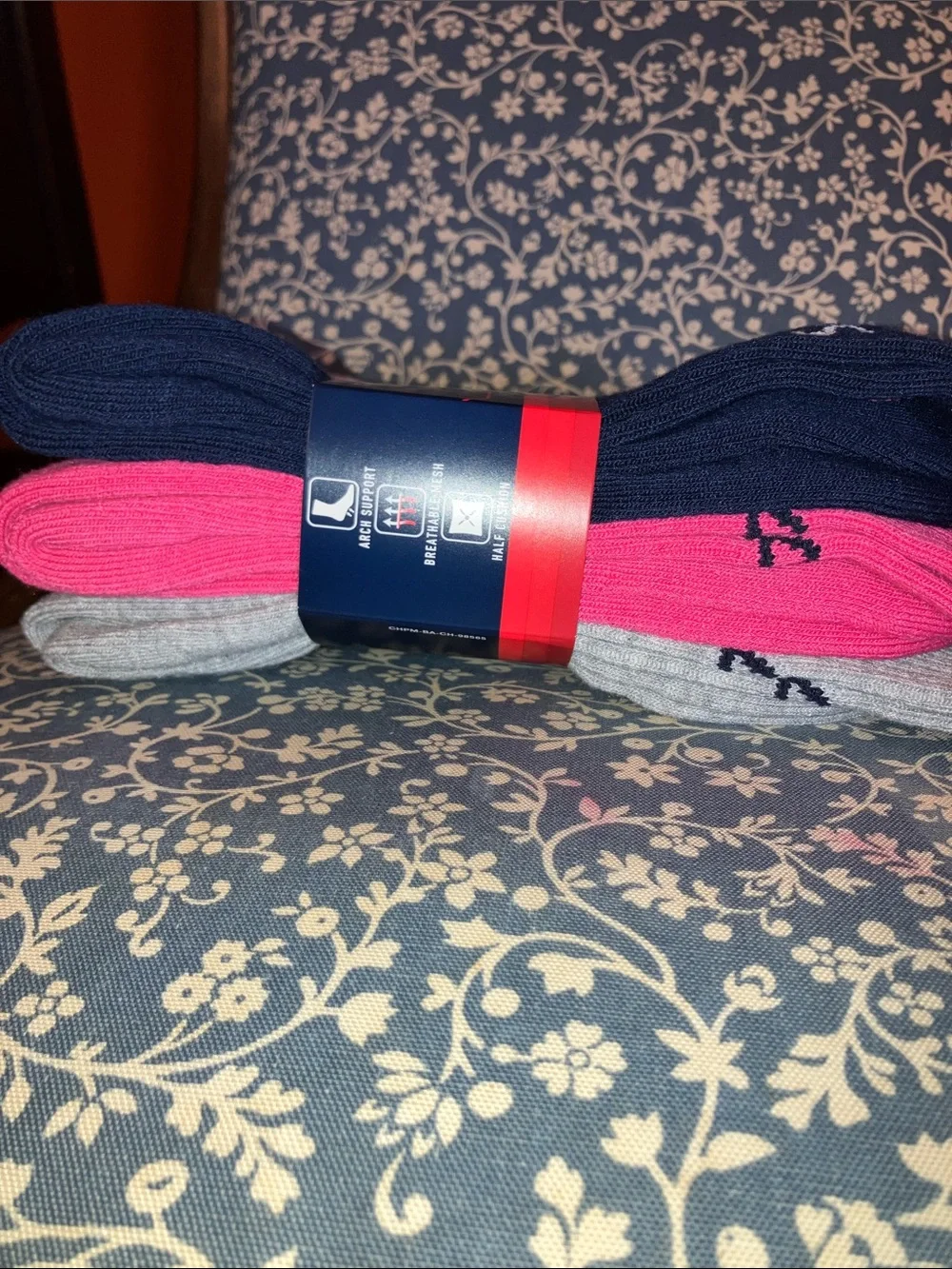Chaps 6-Pair Crew Socks Casual Polyester Blend Half Cushion Shoe Size 6-12.5